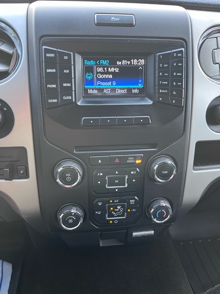 Ford F-150 4WD SuperCrew 145" XLT 2014 Ford F-150 4WD SuperCrew 145" XLT 2014