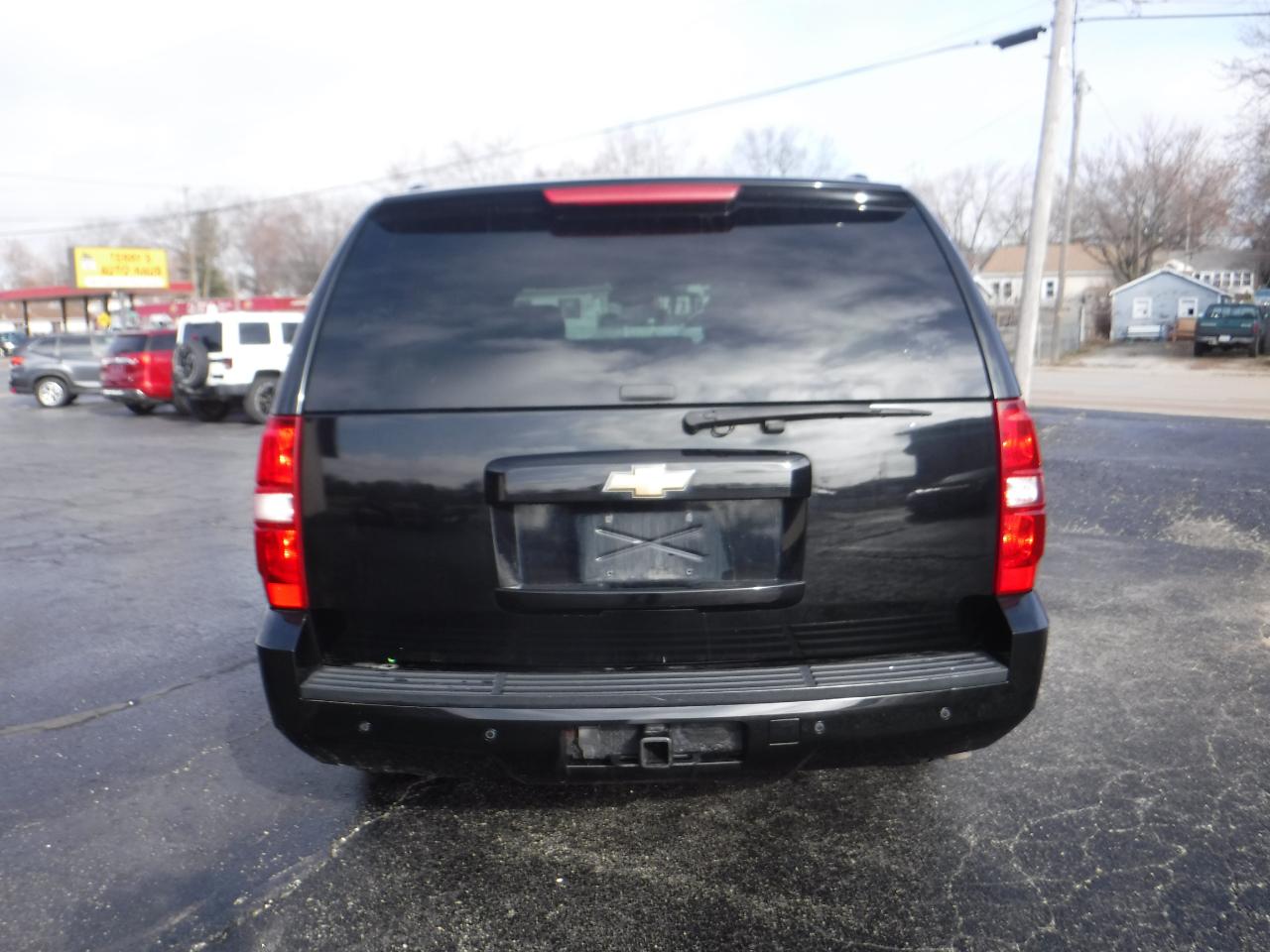 Chevrolet Suburban 2WD 4dr 1500 LS 2008