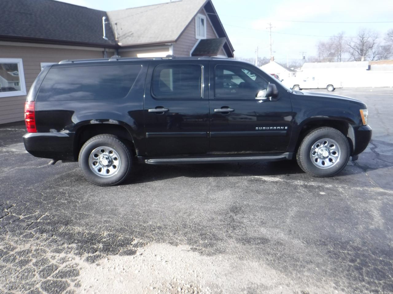 Chevrolet Suburban 2WD 4dr 1500 LS 2008