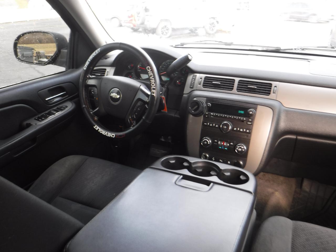 Chevrolet Suburban 2WD 4dr 1500 LS 2008