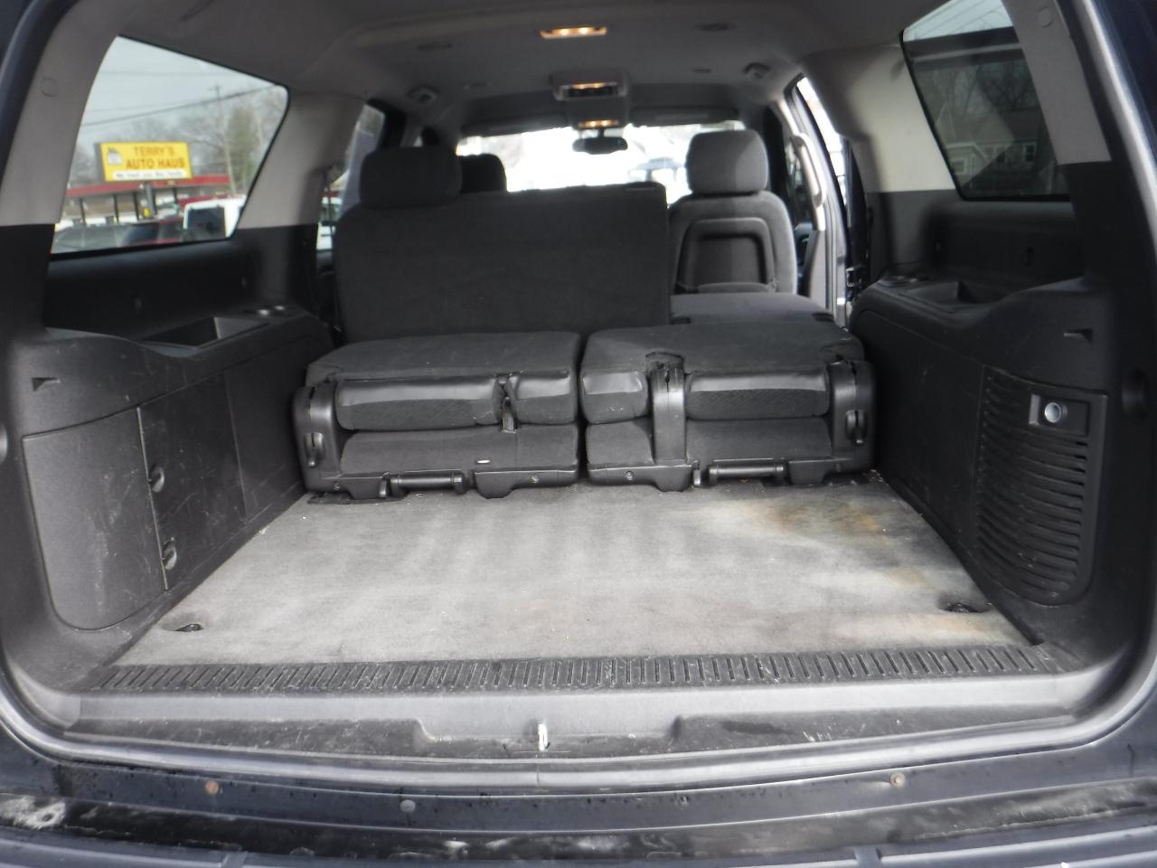 Chevrolet Suburban 2WD 4dr 1500 LS 2008