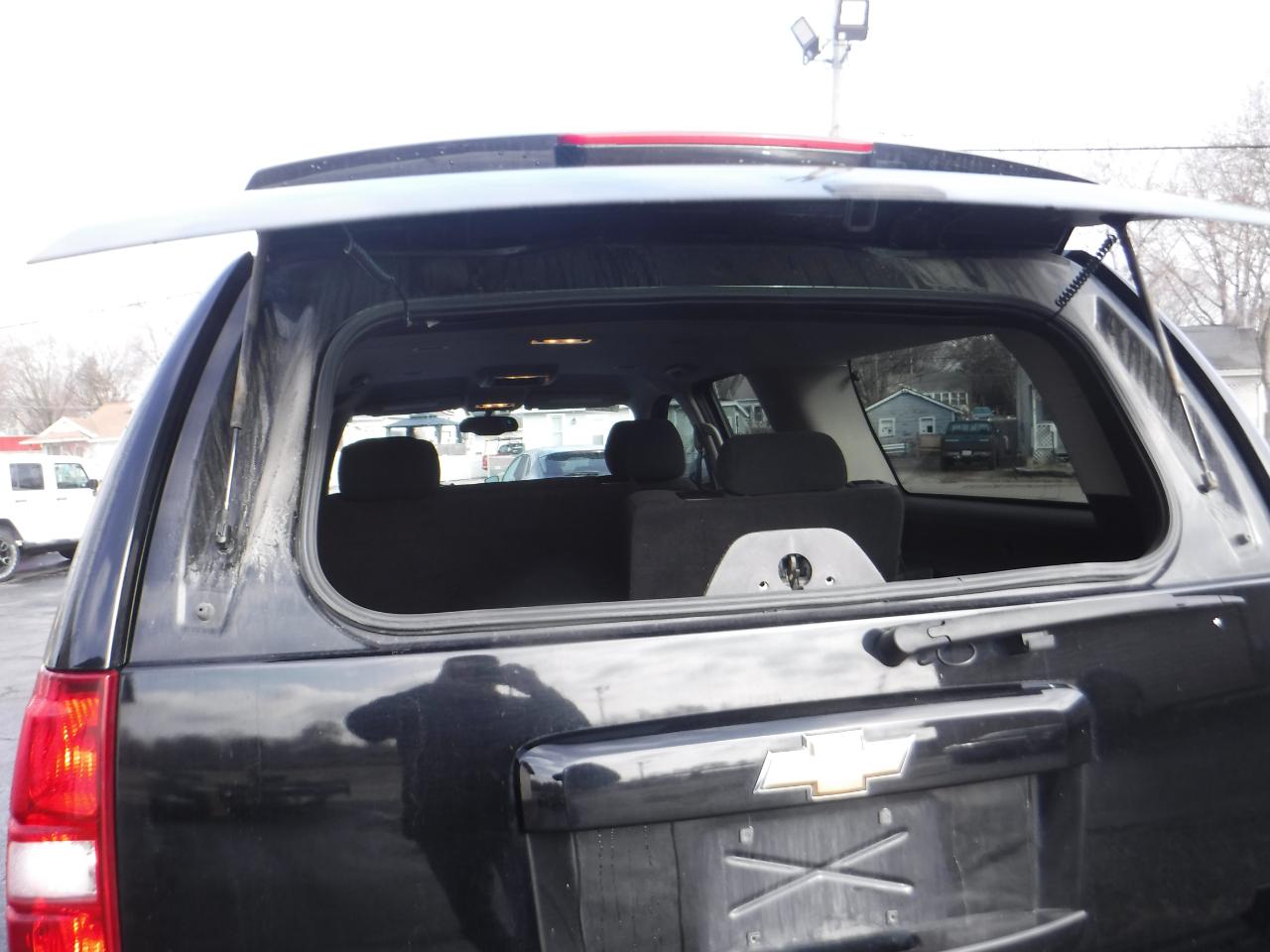 Chevrolet Suburban 2WD 4dr 1500 LS 2008