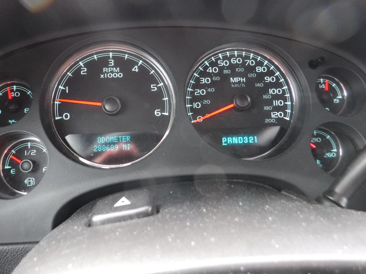 Chevrolet Suburban 2WD 4dr 1500 LS 2008