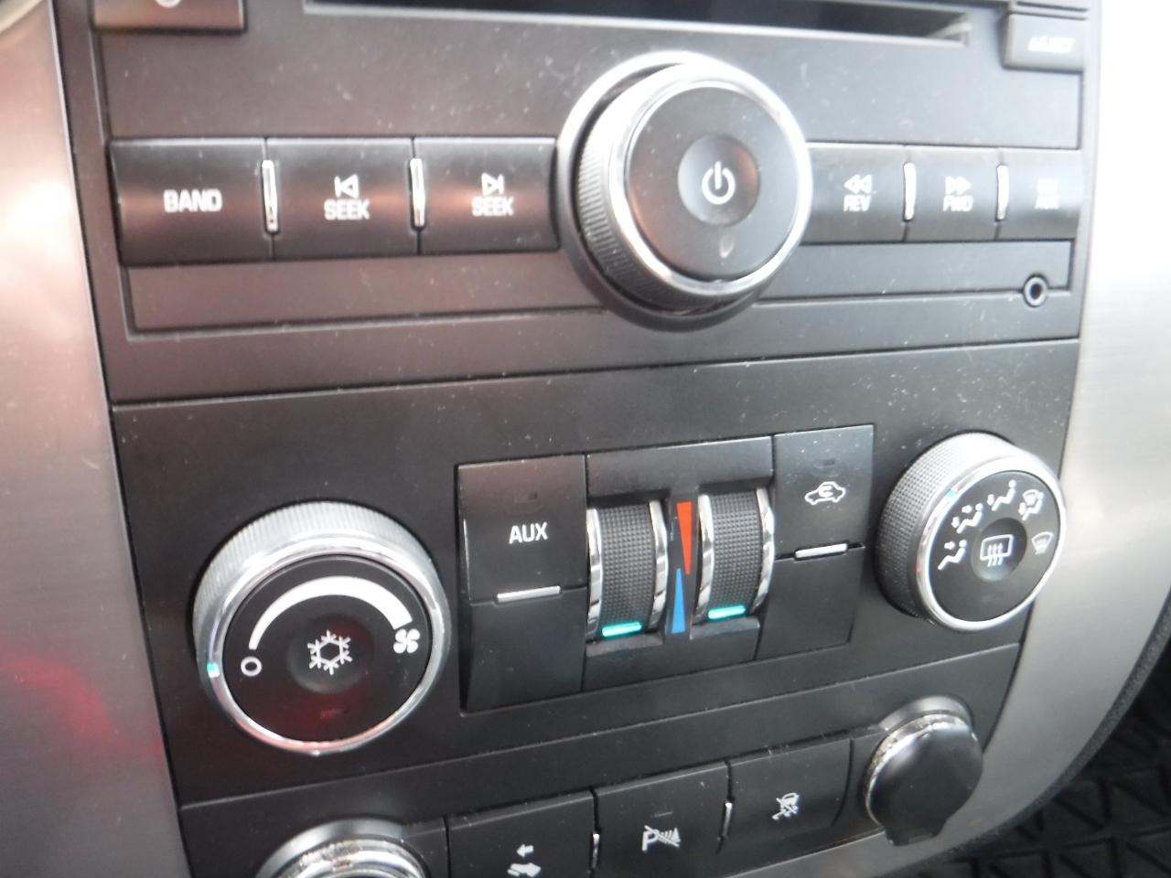 Chevrolet Suburban 2WD 4dr 1500 LS 2008