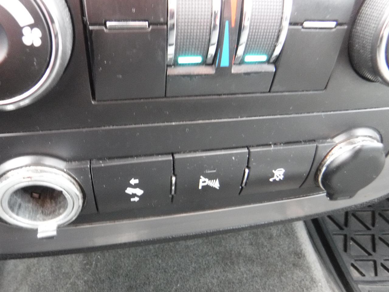 Chevrolet Suburban 2WD 4dr 1500 LS 2008