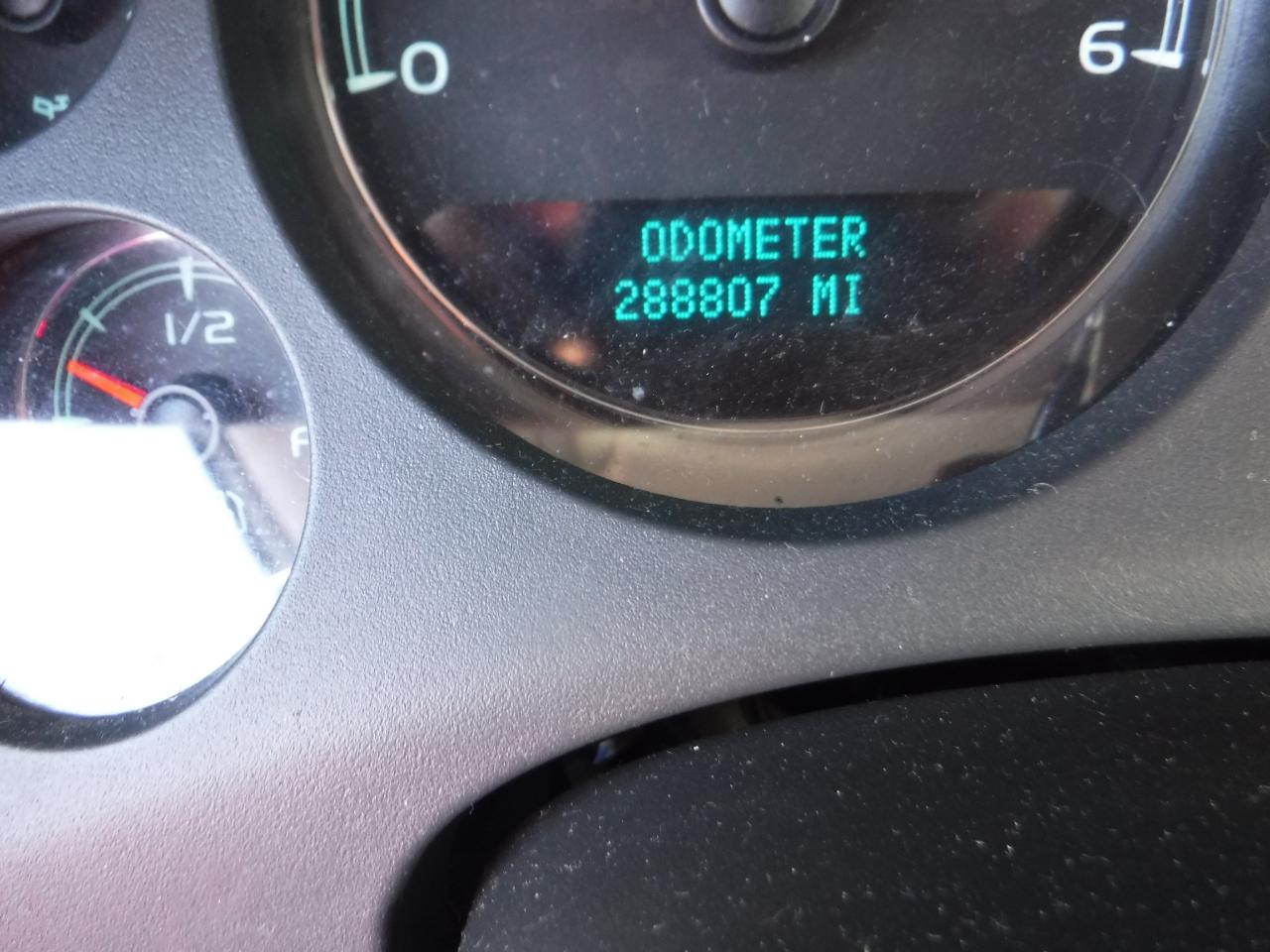 Chevrolet Suburban 2WD 4dr 1500 LS 2008