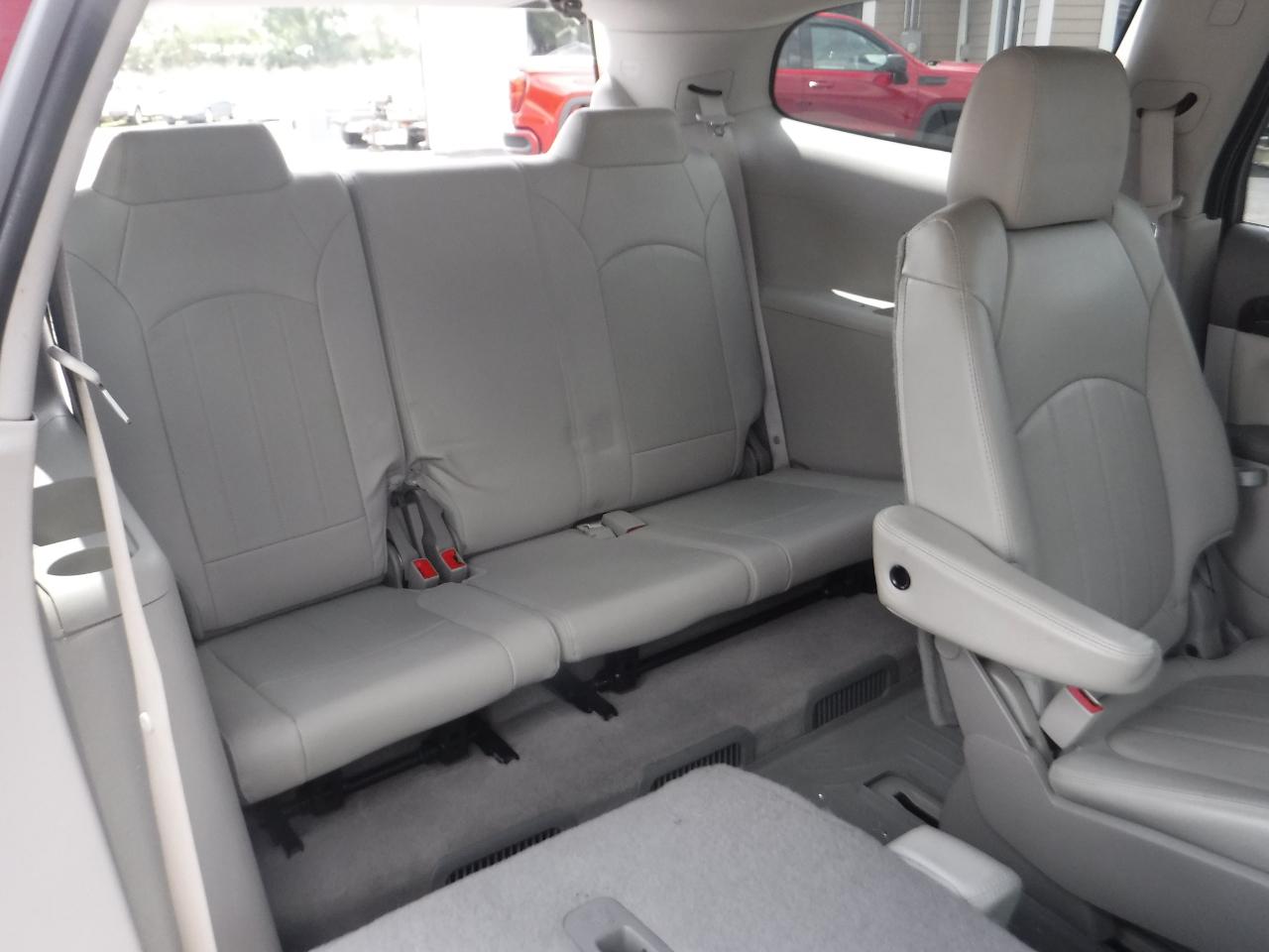 Buick Enclave FWD 4dr Leather 2015