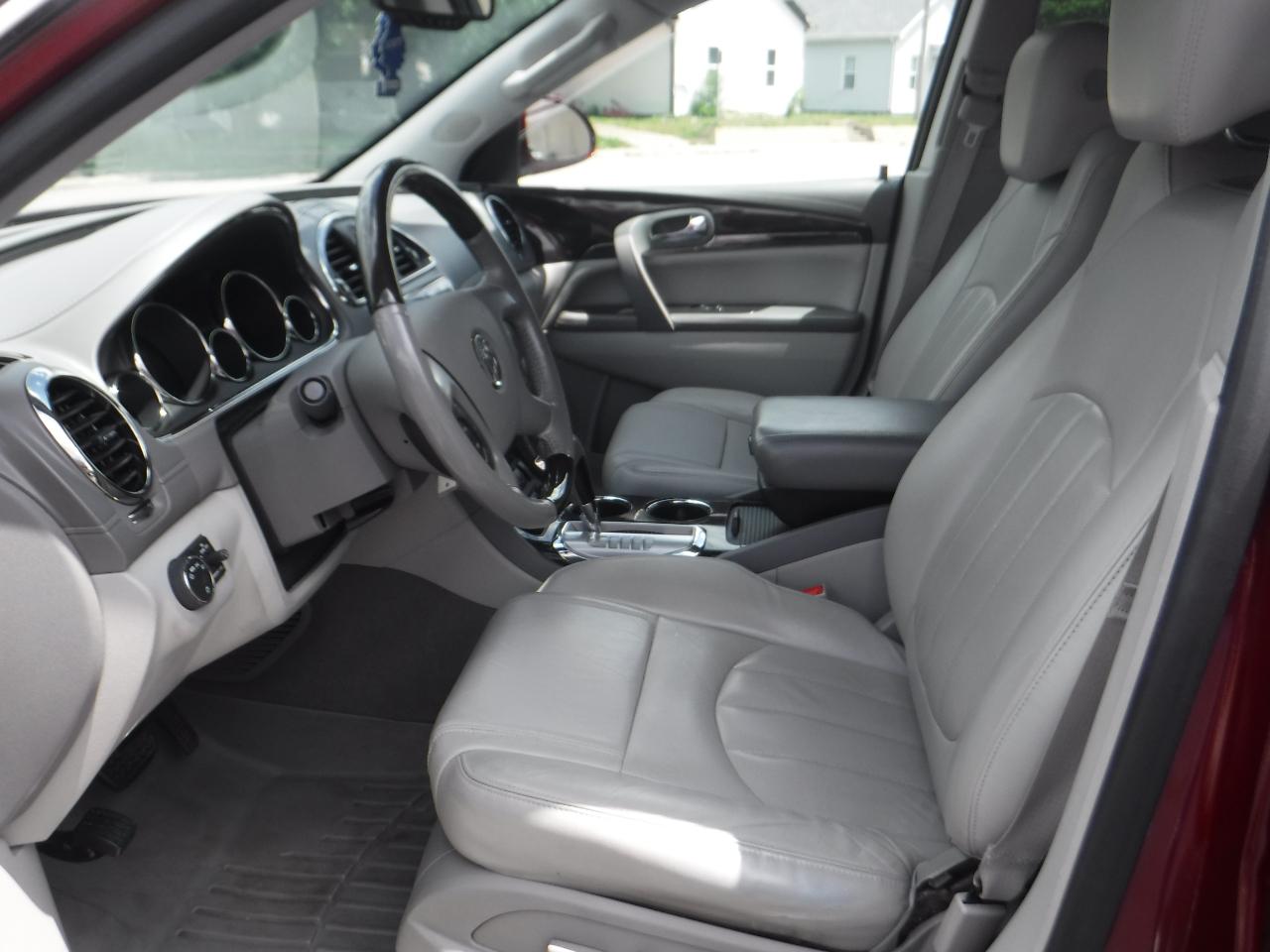 Buick Enclave FWD 4dr Leather 2015