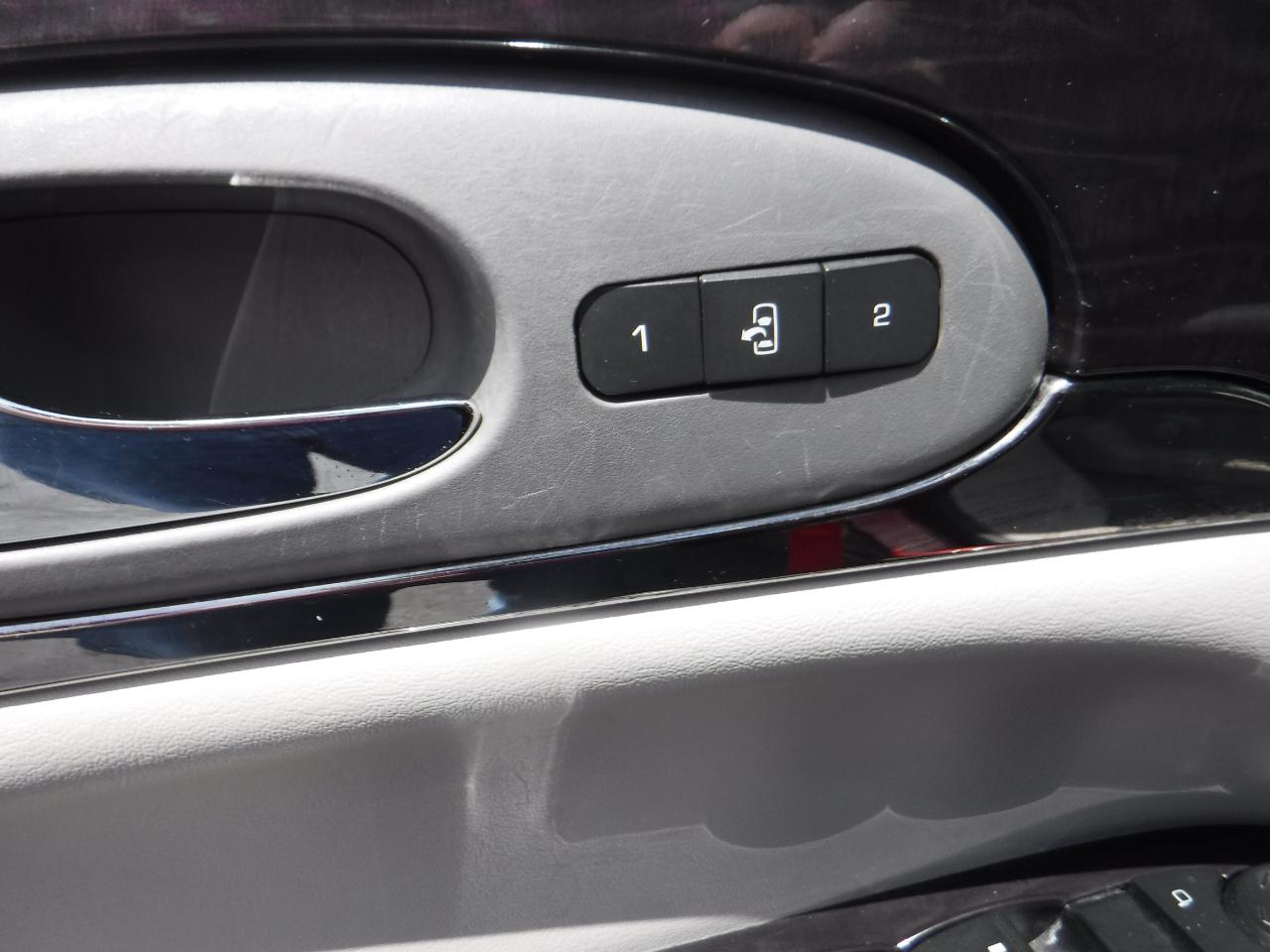 Buick Enclave FWD 4dr Leather 2015