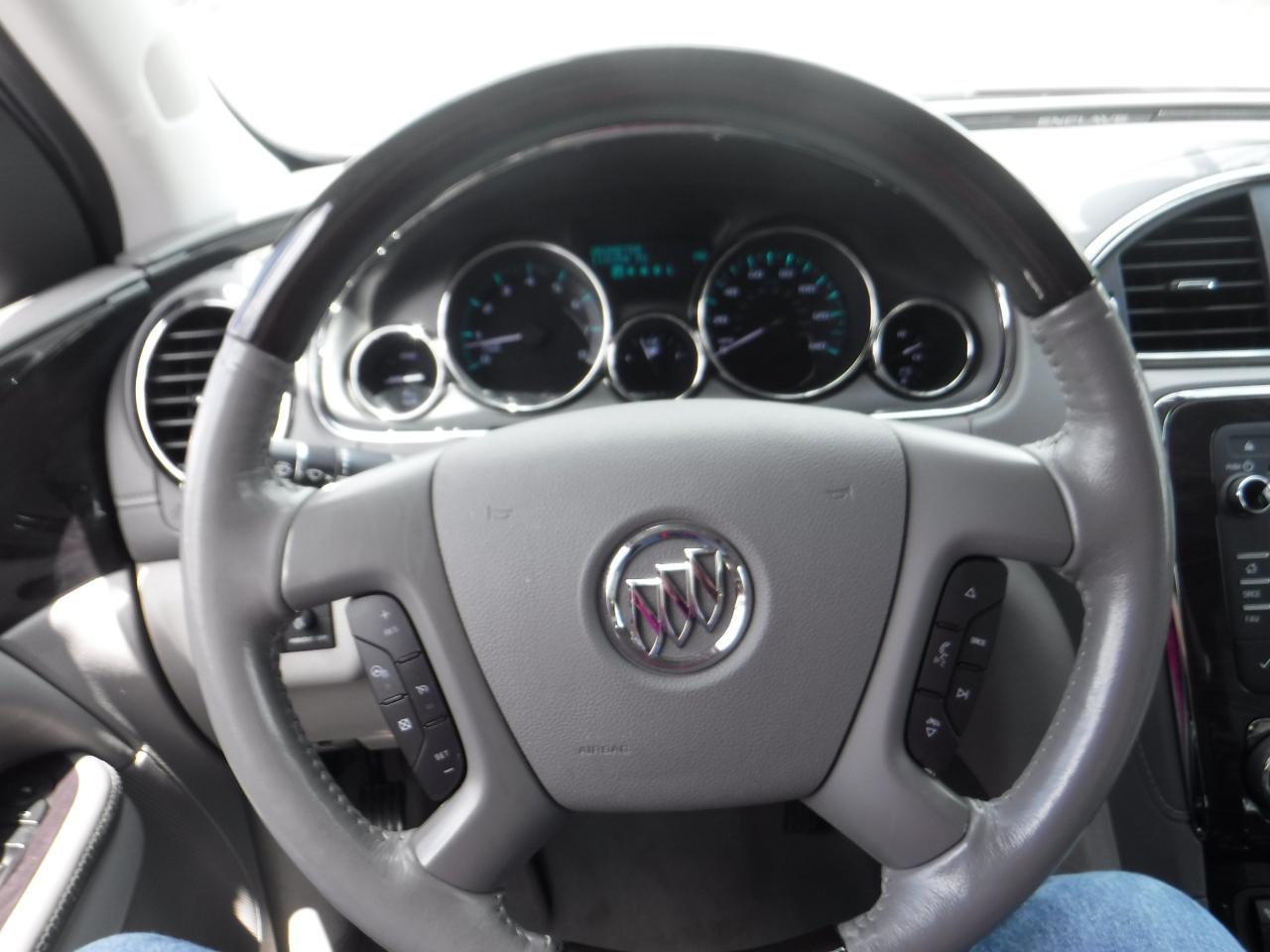Buick Enclave FWD 4dr Leather 2015