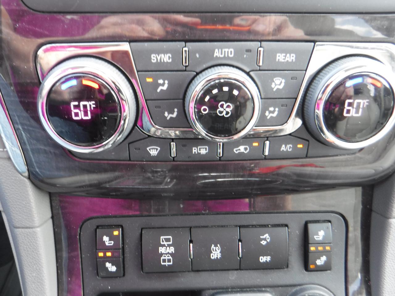 Buick Enclave FWD 4dr Leather 2015