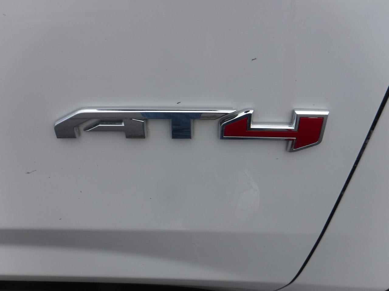 GMC Yukon 4WD 4dr AT4 2024