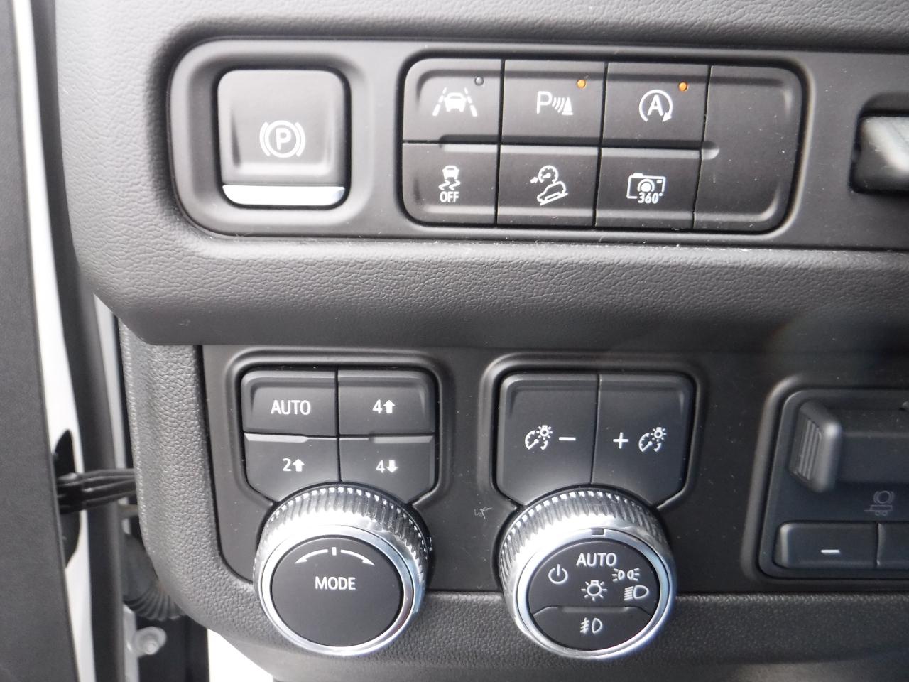 GMC Yukon 4WD 4dr AT4 2024