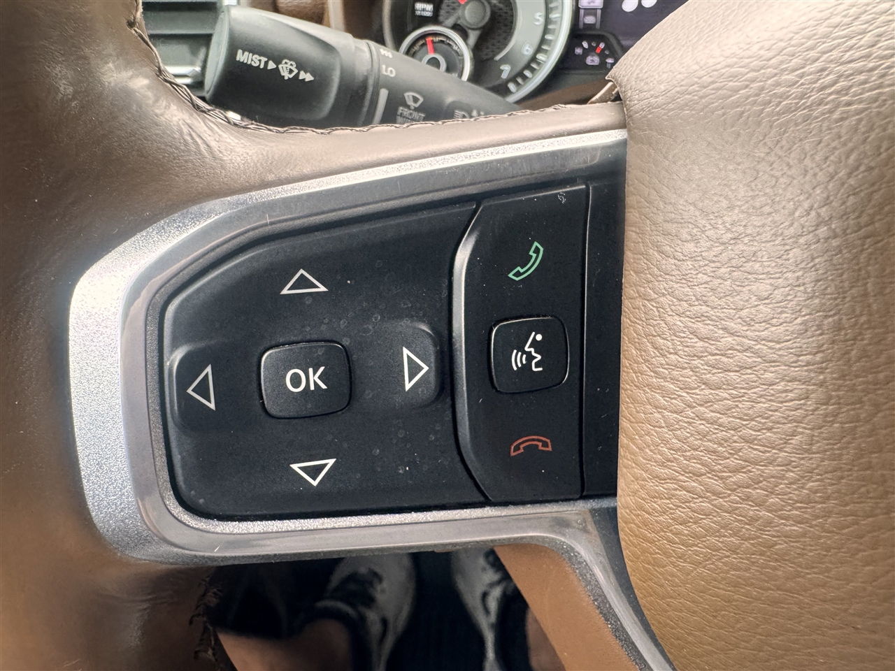 2019 Ram 1500 Laramie photo 12