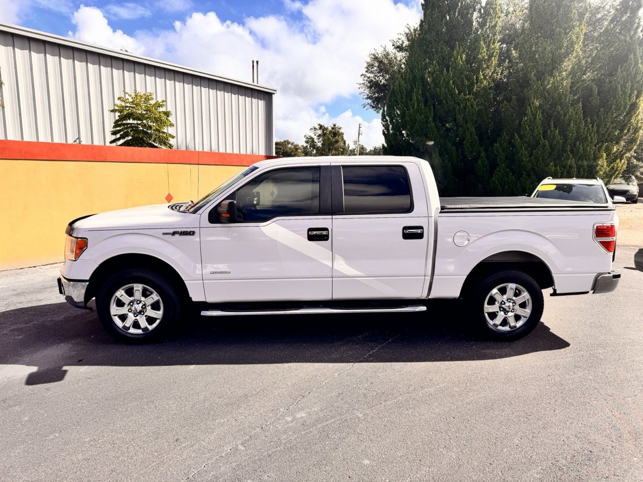 2013 Ford F-150 XLT photo 2