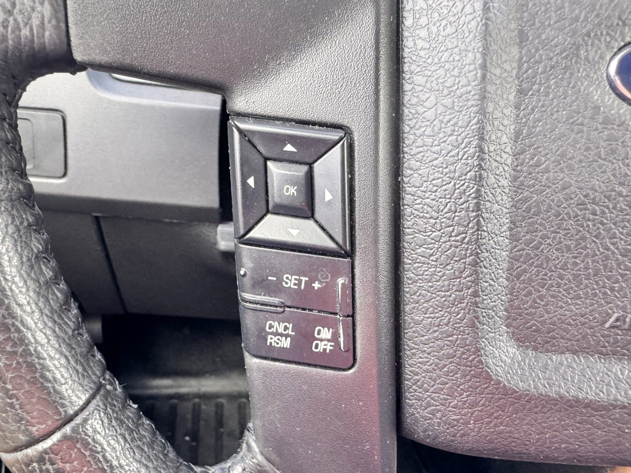 2013 Ford F-150 XLT photo 14