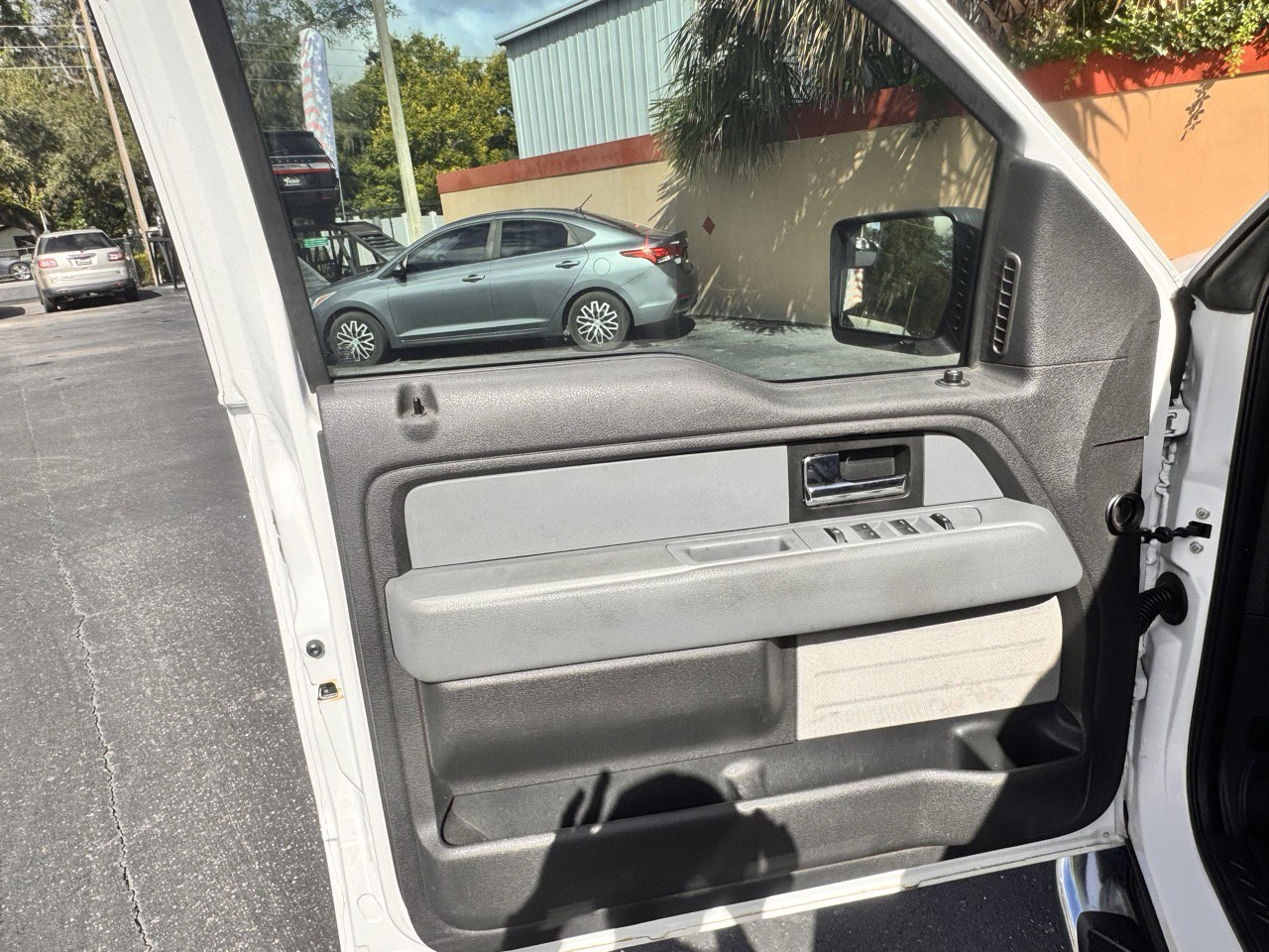 2013 Ford F-150 XLT photo 18