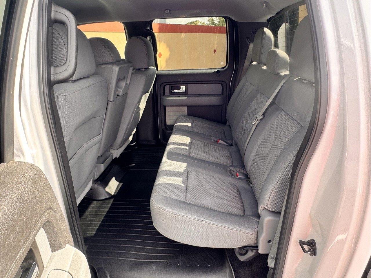 2013 Ford F-150 XLT photo 19