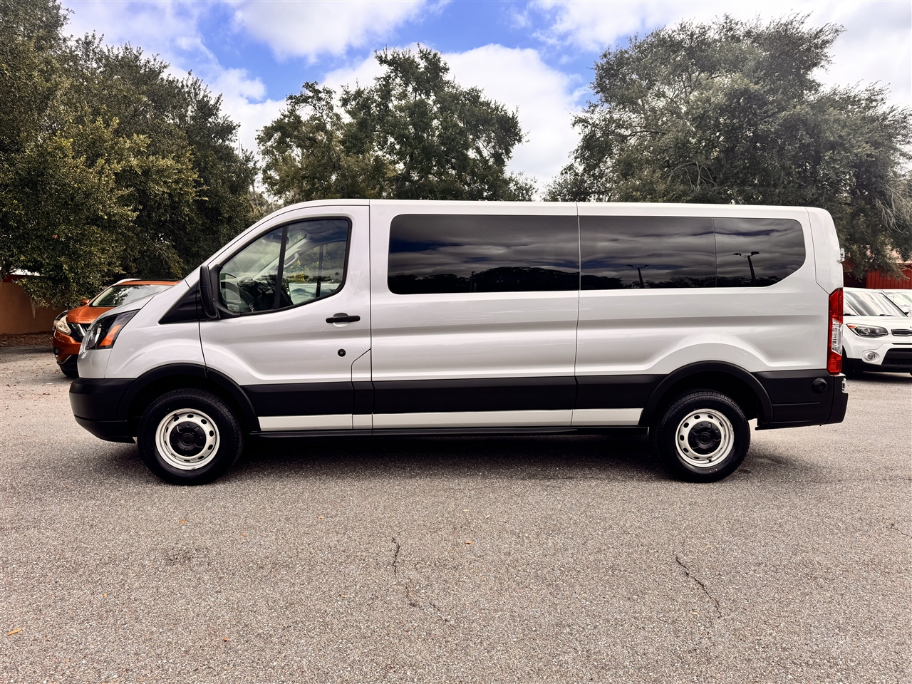2019 Ford Transit XL photo 2