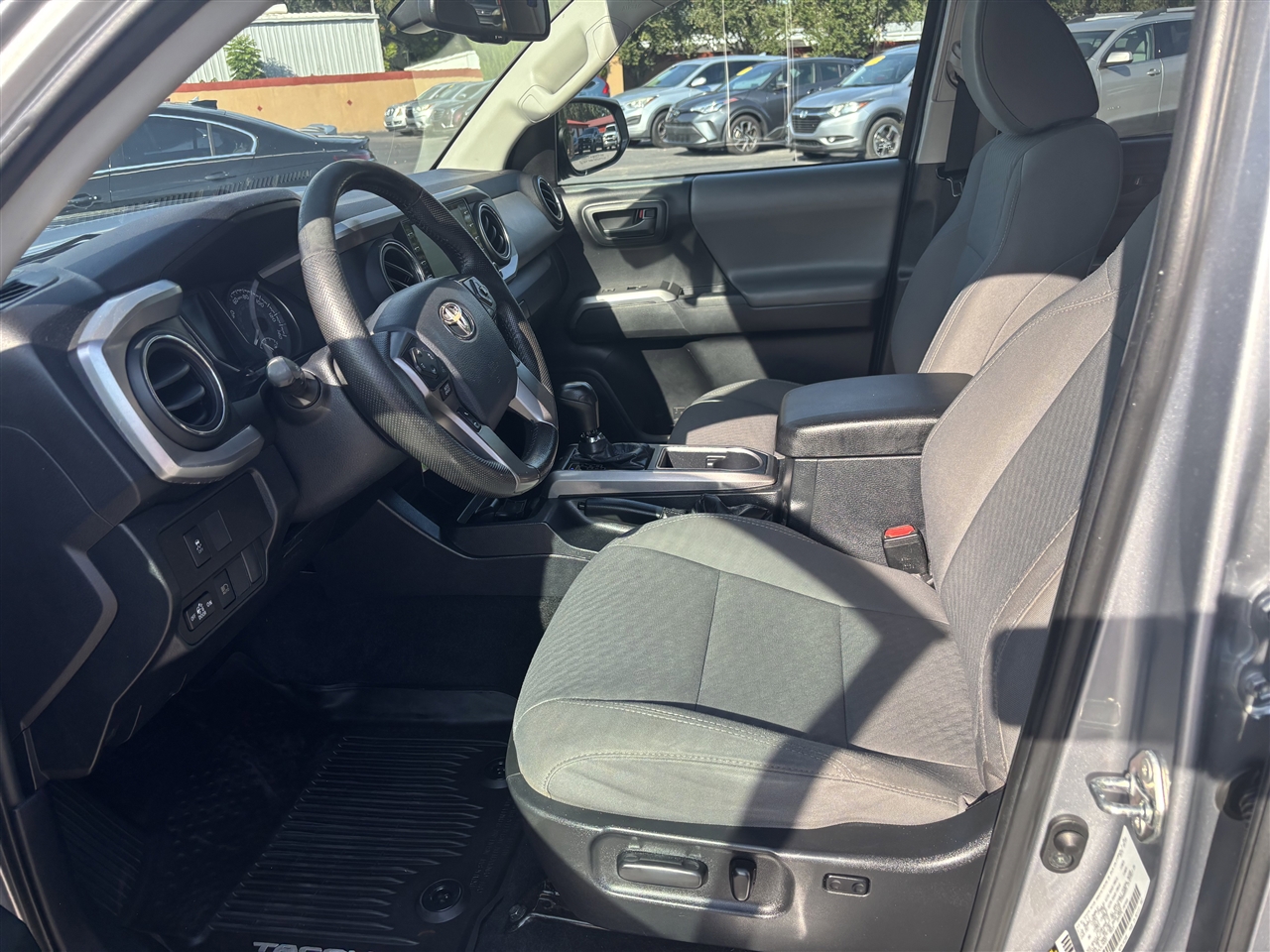 Toyota Tacoma SR5 Double Cab Long Bed V6 6AT 2WD 2020 Toyota Tacoma SR5 Double Cab Long Bed V6 6AT 2WD 2020