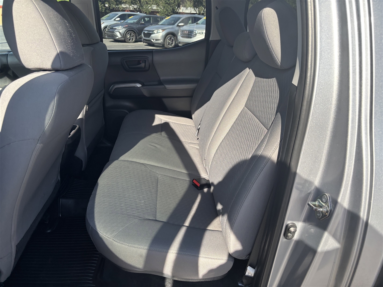 Toyota Tacoma SR5 Double Cab Long Bed V6 6AT 2WD 2020 Toyota Tacoma SR5 Double Cab Long Bed V6 6AT 2WD 2020