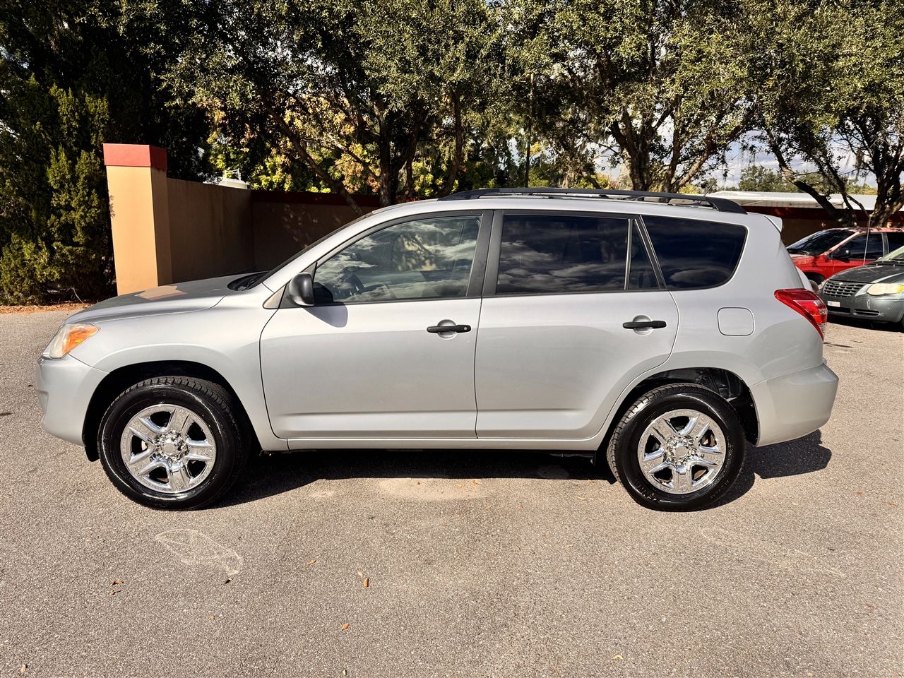 Toyota RAV4 Base I4 2WD 2011
