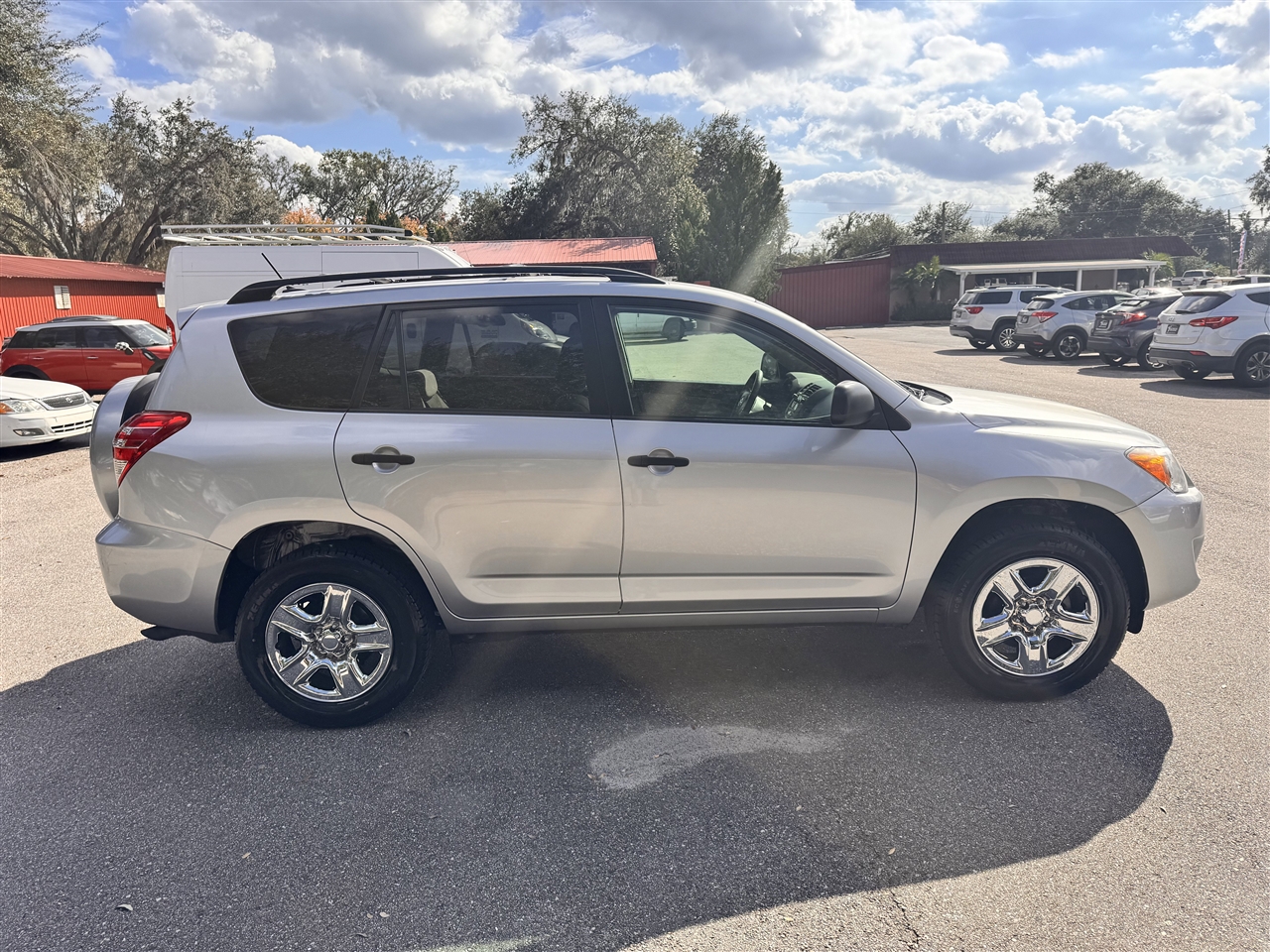Toyota RAV4 Base I4 2WD 2011