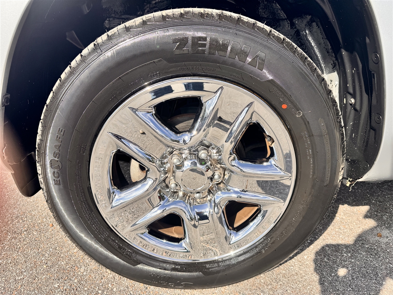 Toyota RAV4 Base I4 2WD 2011