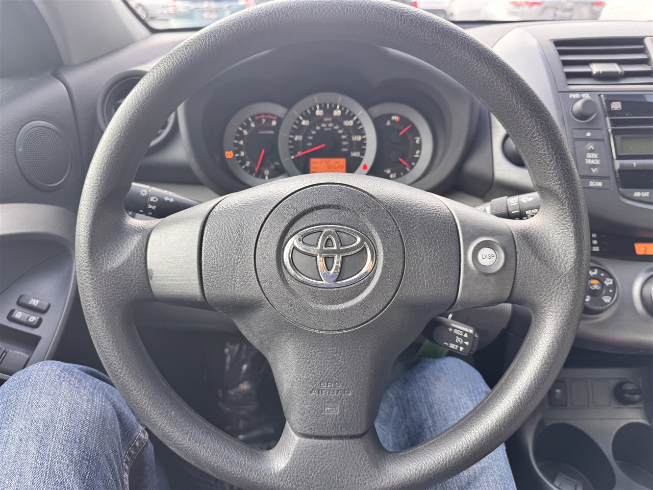 Toyota RAV4 Base I4 2WD 2011