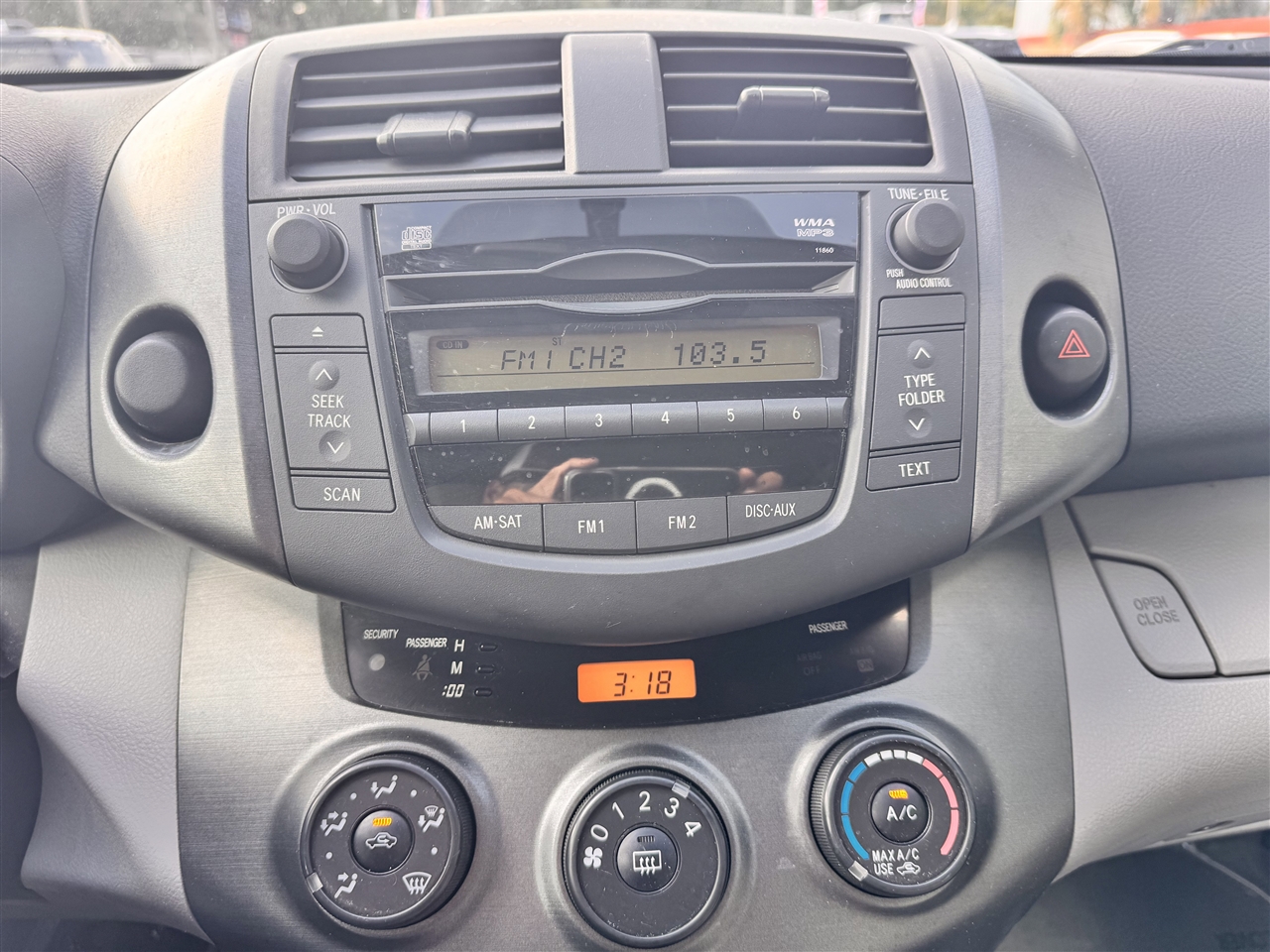 Toyota RAV4 Base I4 2WD 2011