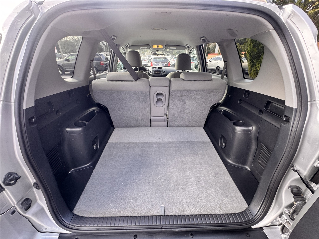 Toyota RAV4 Base I4 2WD 2011