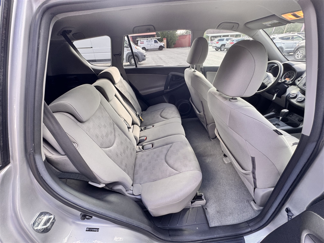 Toyota RAV4 Base I4 2WD 2011