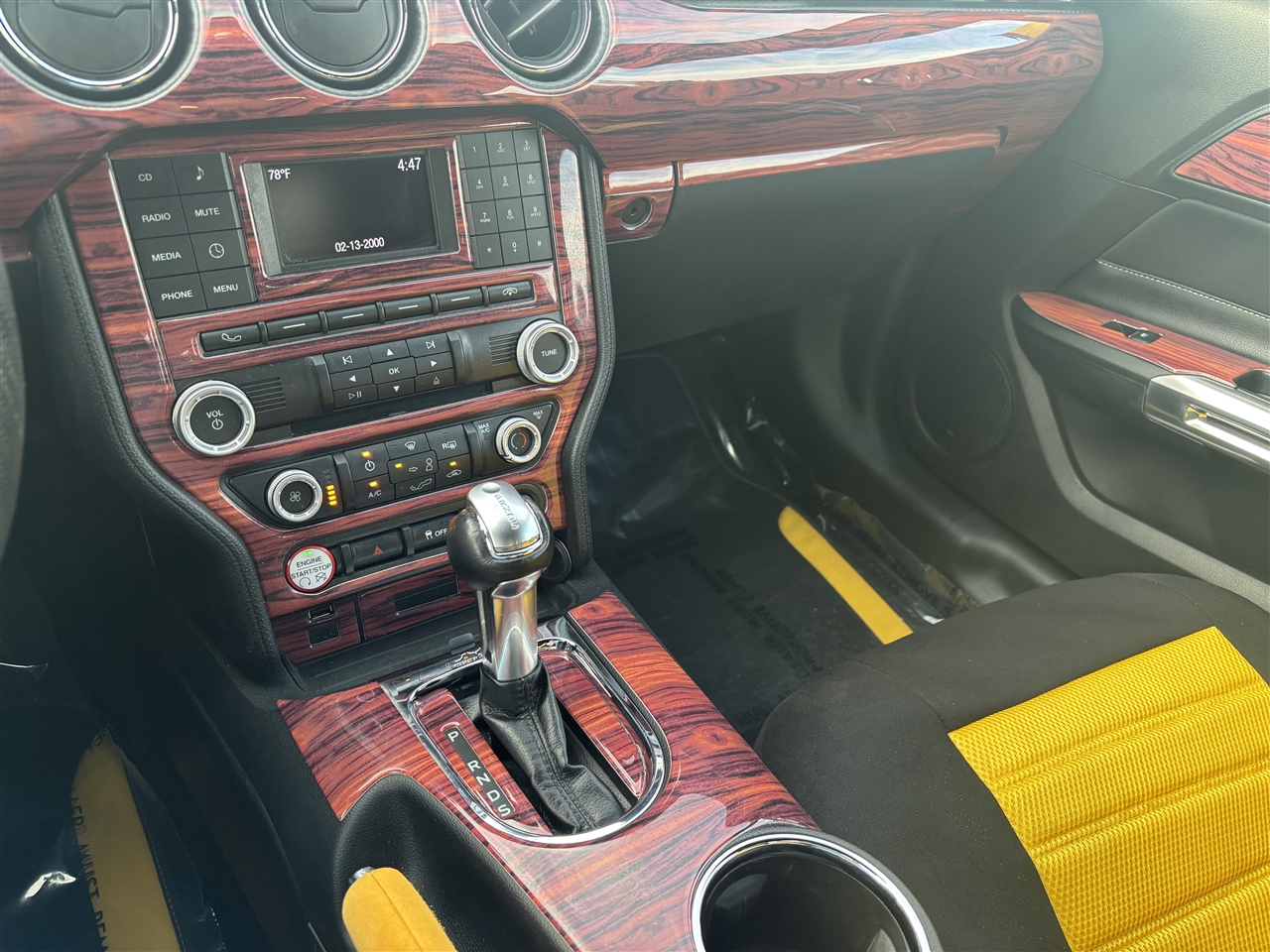 Ford Mustang V6 Coupe 2015