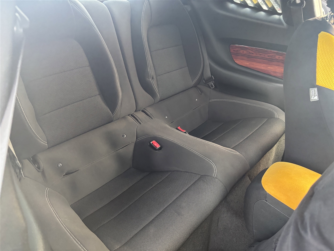 Ford Mustang V6 Coupe 2015