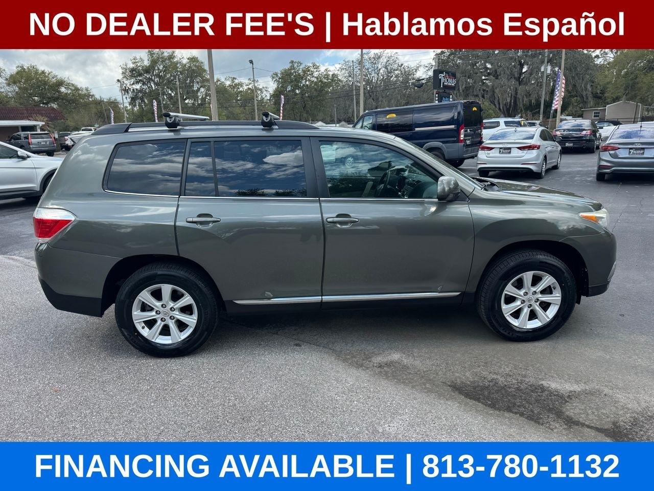 Toyota Highlander Base 2WD V6 2012