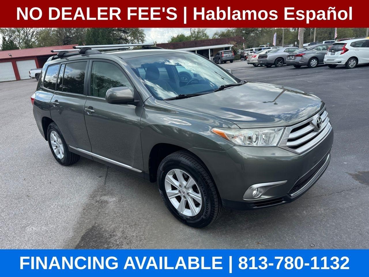 Toyota Highlander Base 2WD V6 2012