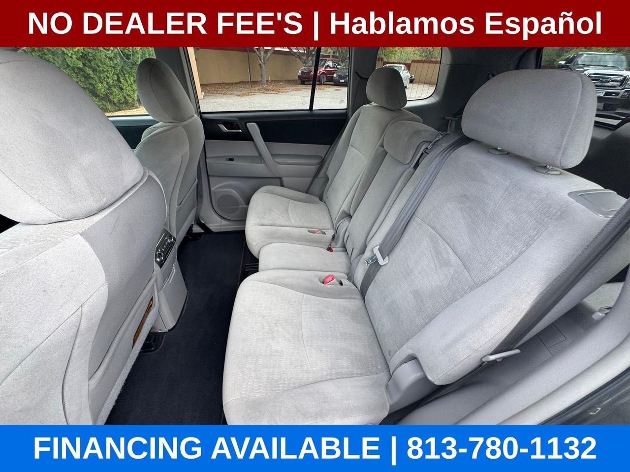 Toyota Highlander Base 2WD V6 2012