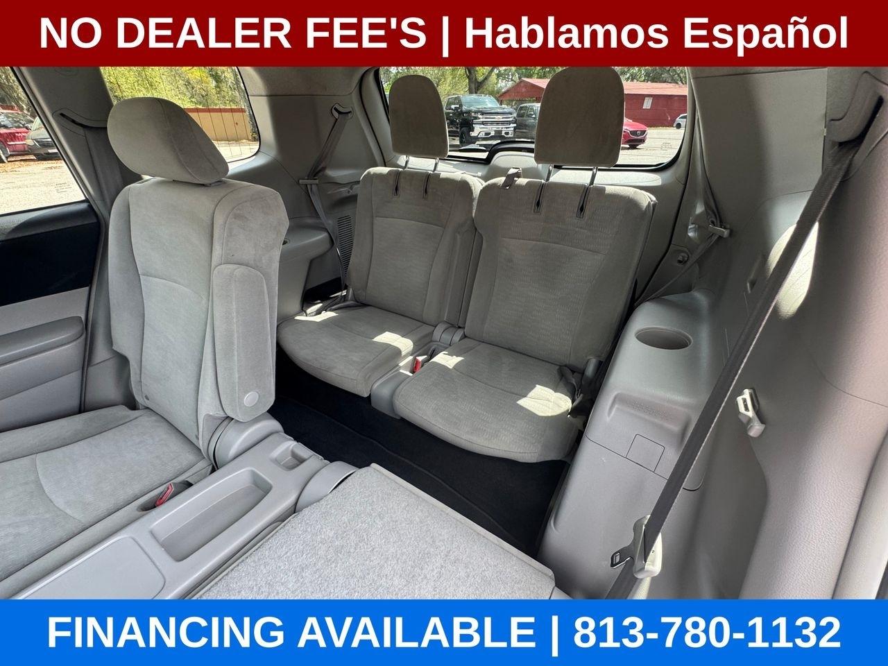 Toyota Highlander Base 2WD V6 2012