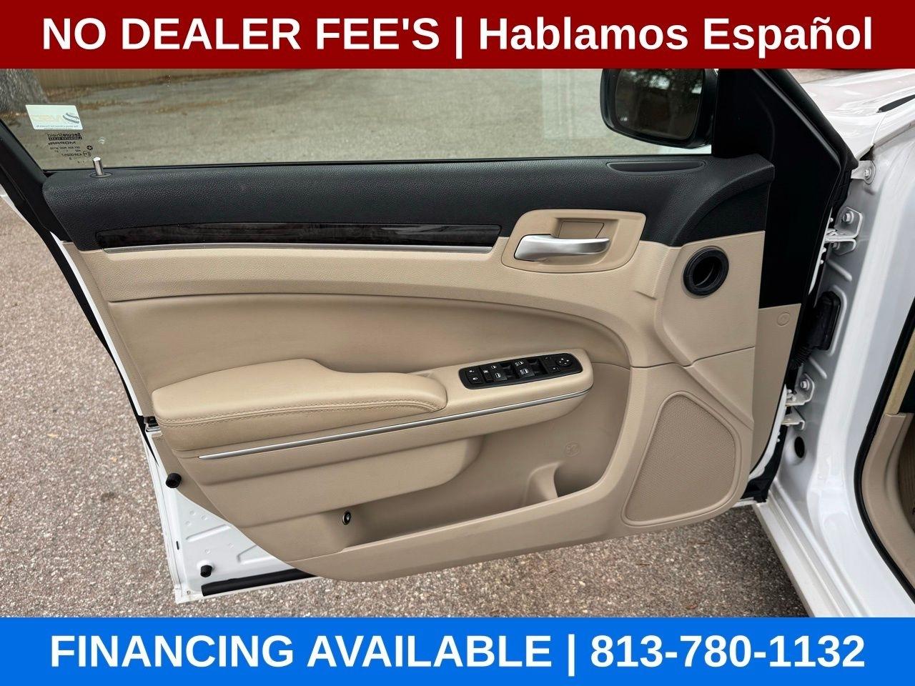 Chrysler 300 Base 2011