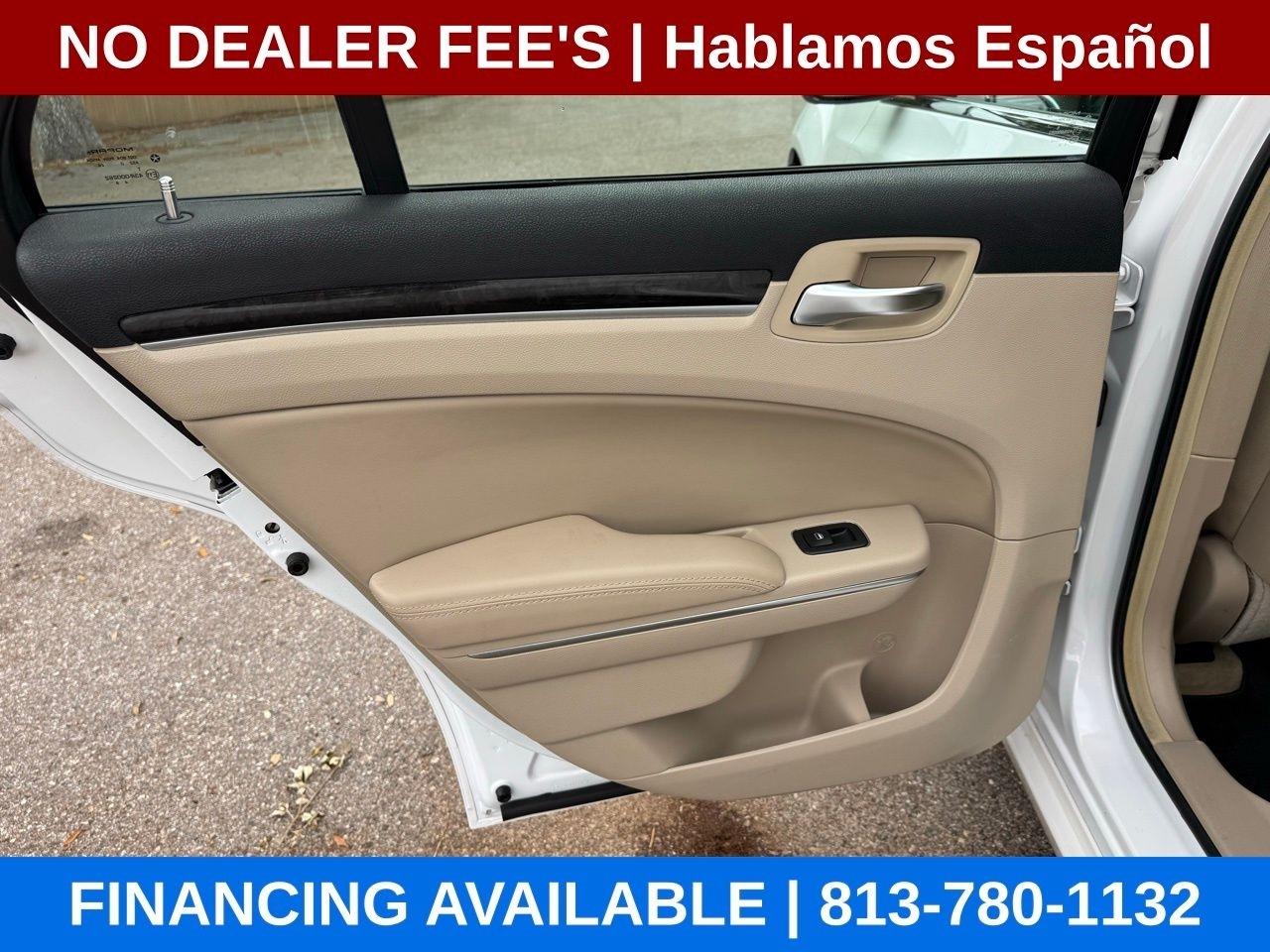 Chrysler 300 Base 2011