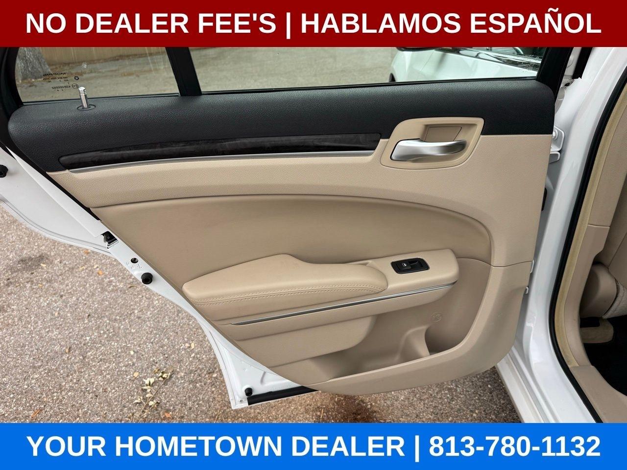Chrysler 300 Base 2011