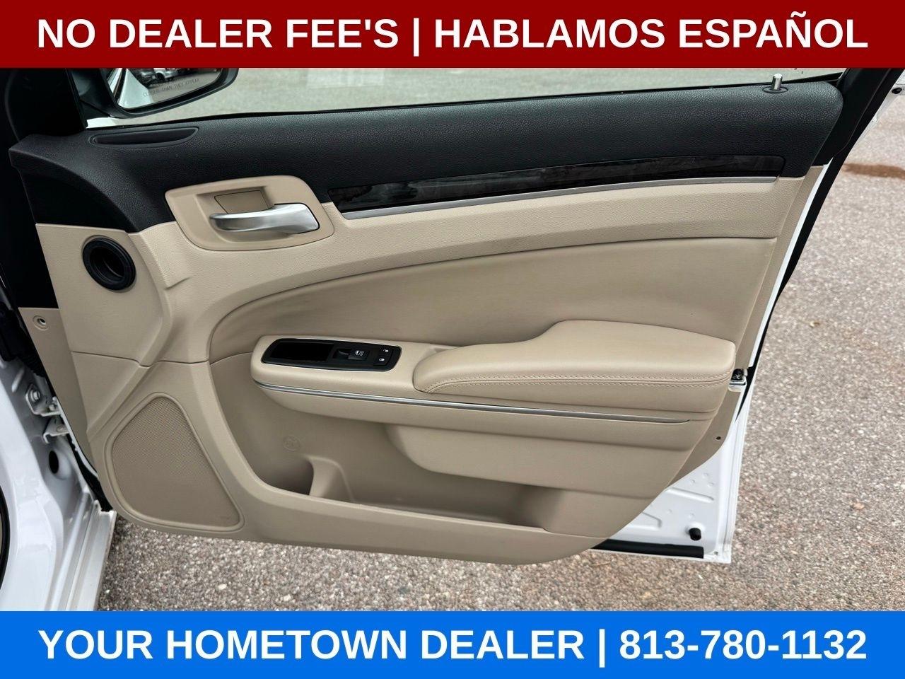 Chrysler 300 Base 2011