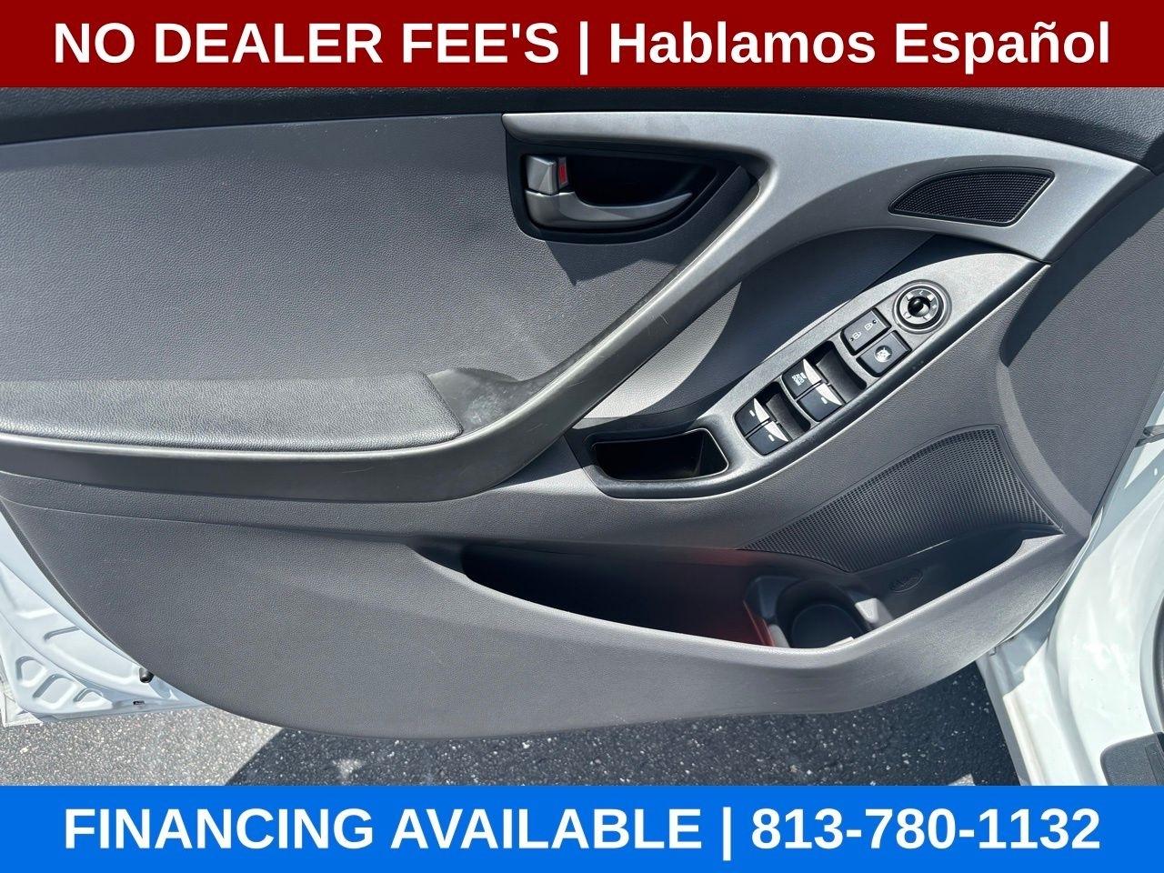 Hyundai Elantra SE 6AT 2016