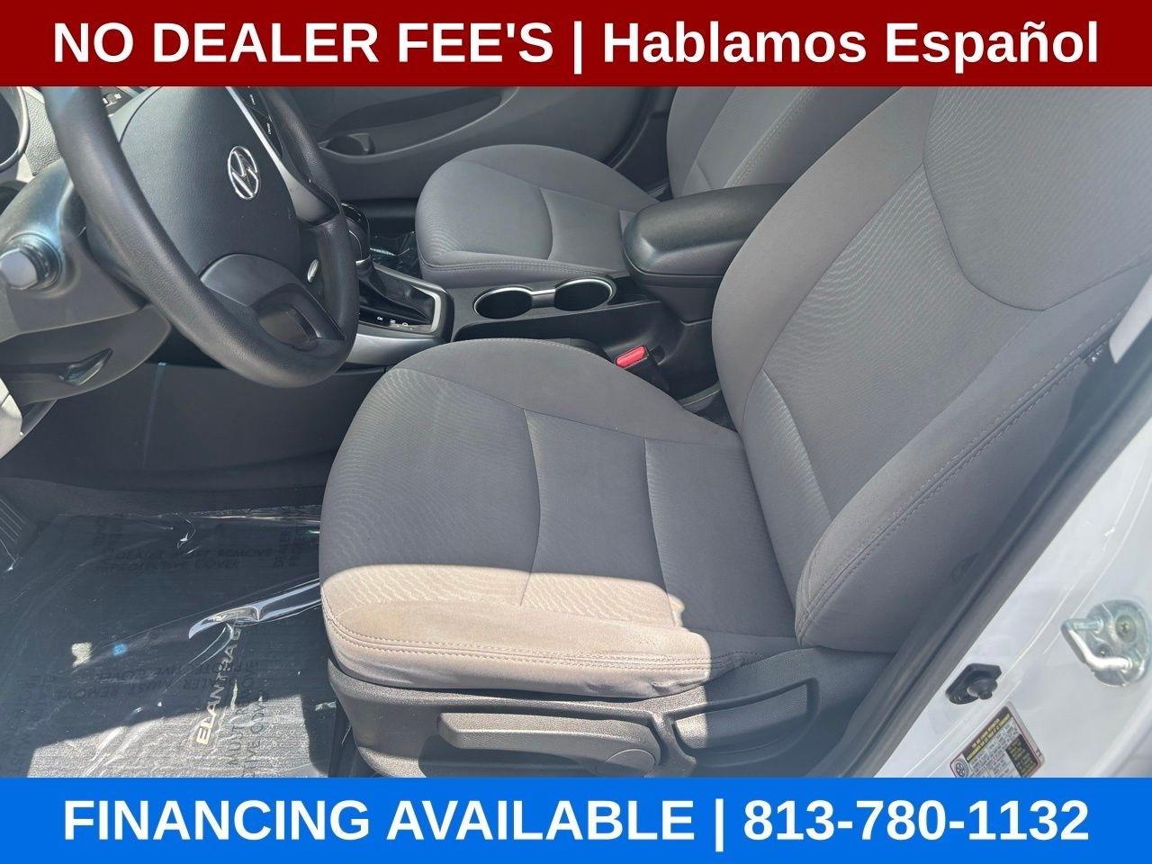 Hyundai Elantra SE 6AT 2016