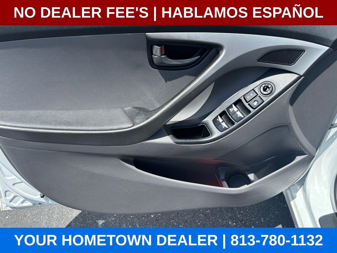 Hyundai Elantra SE 6AT 2016