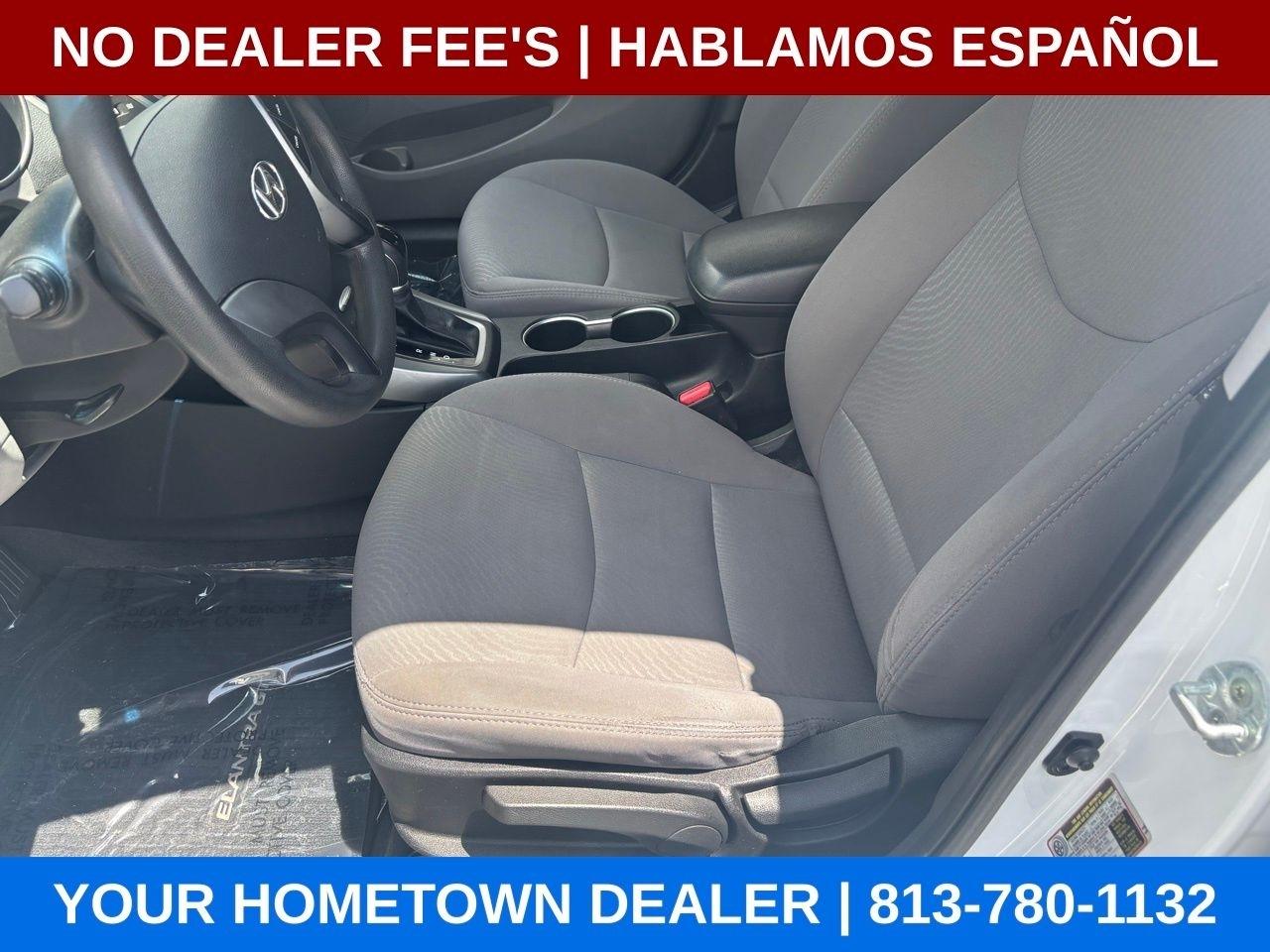 Hyundai Elantra SE 6AT 2016