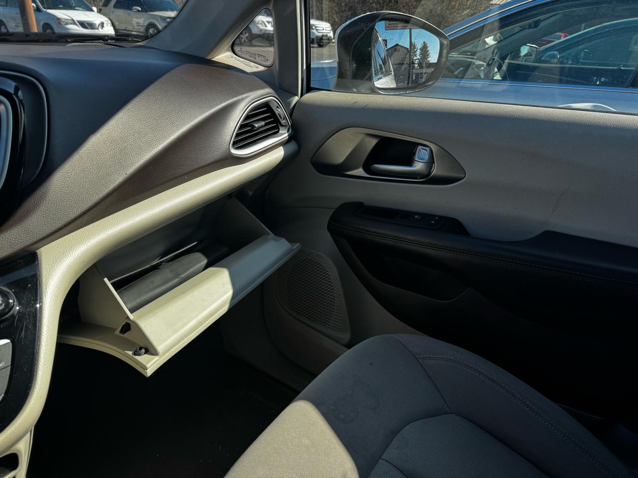 Chrysler Pacifica Touring-L 2017