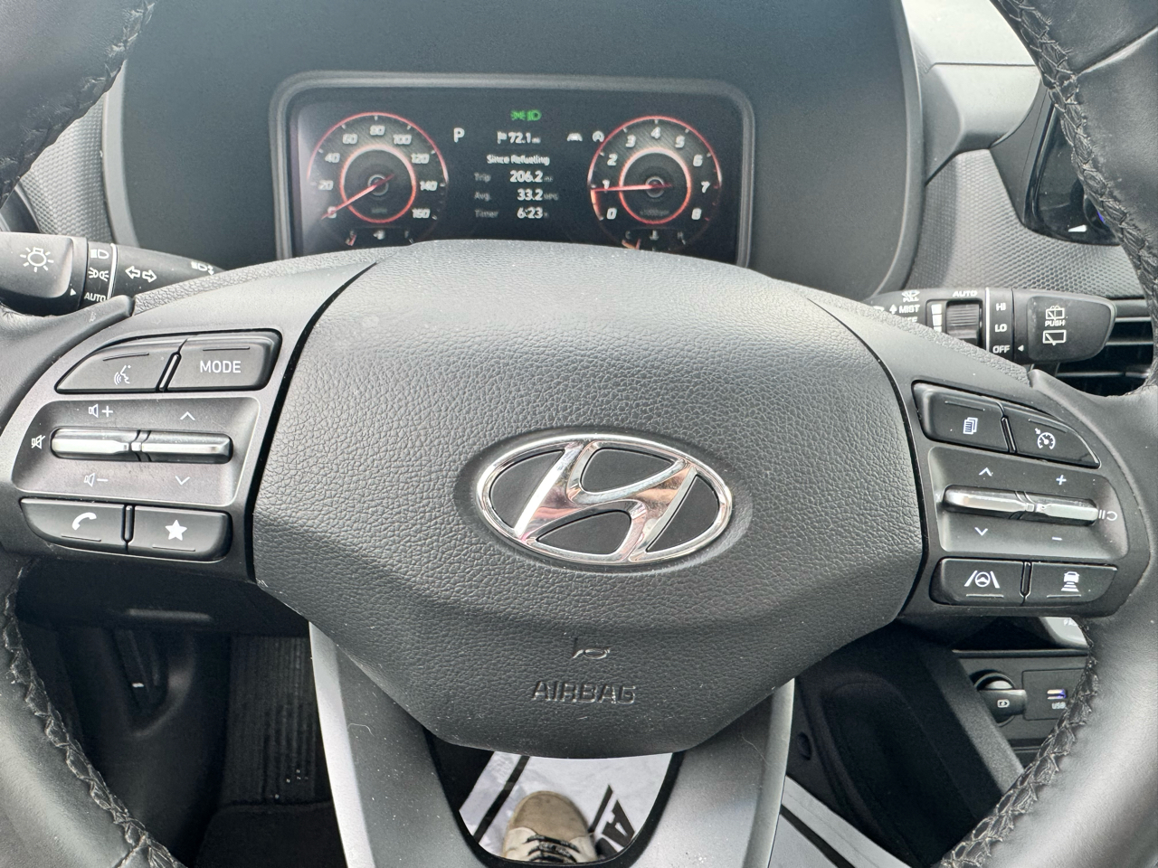 2022 Hyundai Kona Limited photo 10