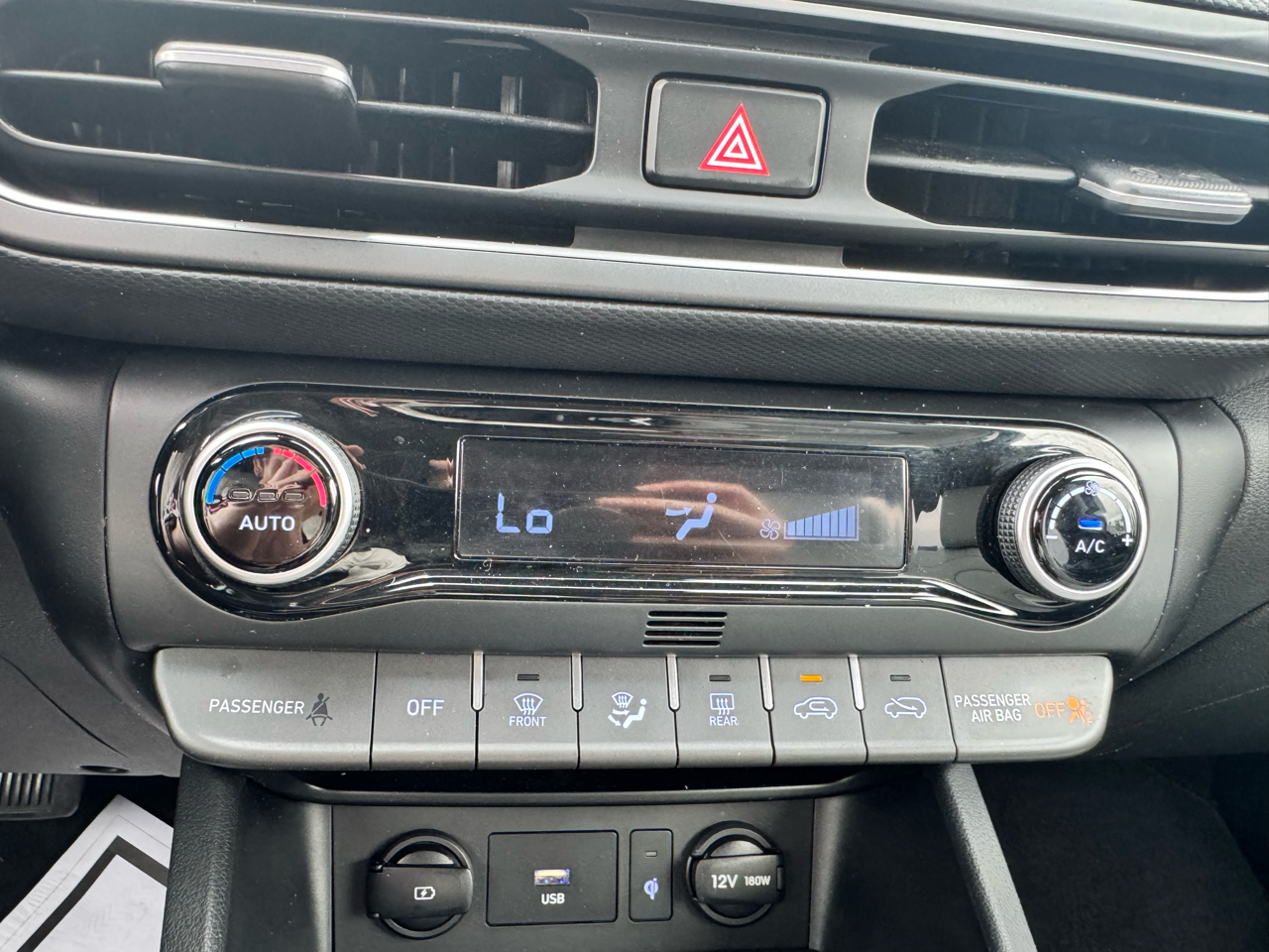2022 Hyundai Kona Limited photo 16