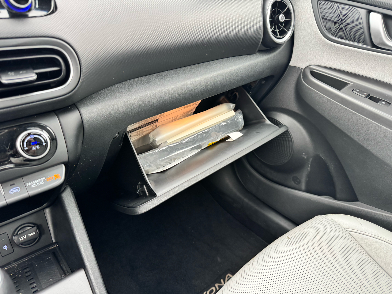 2022 Hyundai Kona Limited photo 22